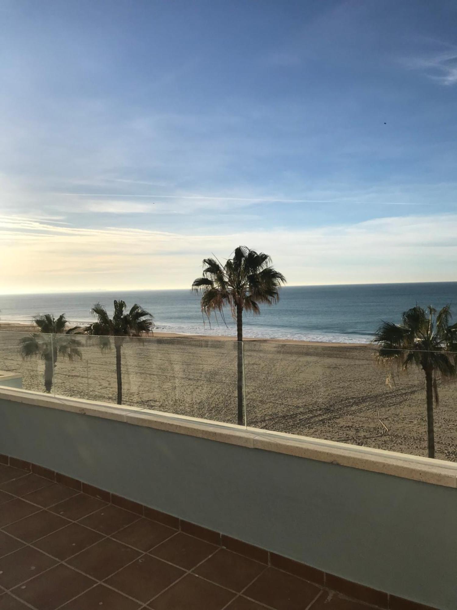 דירות רוטה Atico Al Sol En Primera Linea De Playa מראה חיצוני תמונה