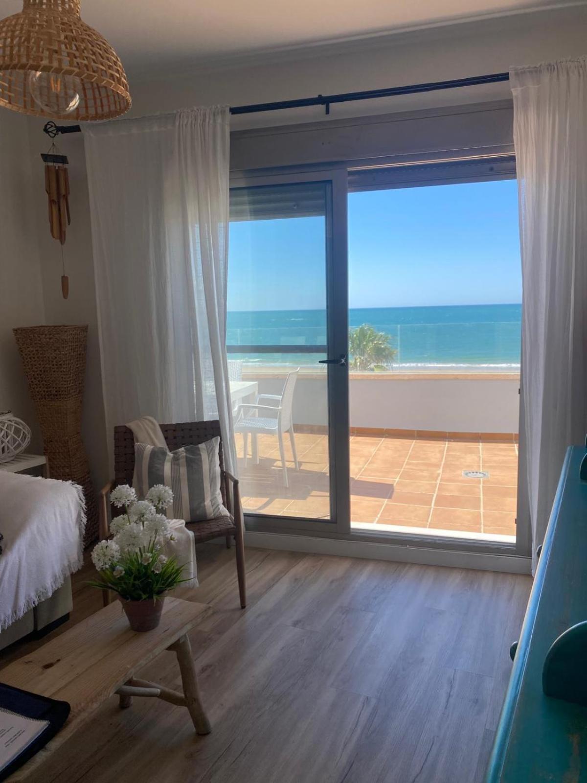 דירות רוטה Atico Al Sol En Primera Linea De Playa מראה חיצוני תמונה