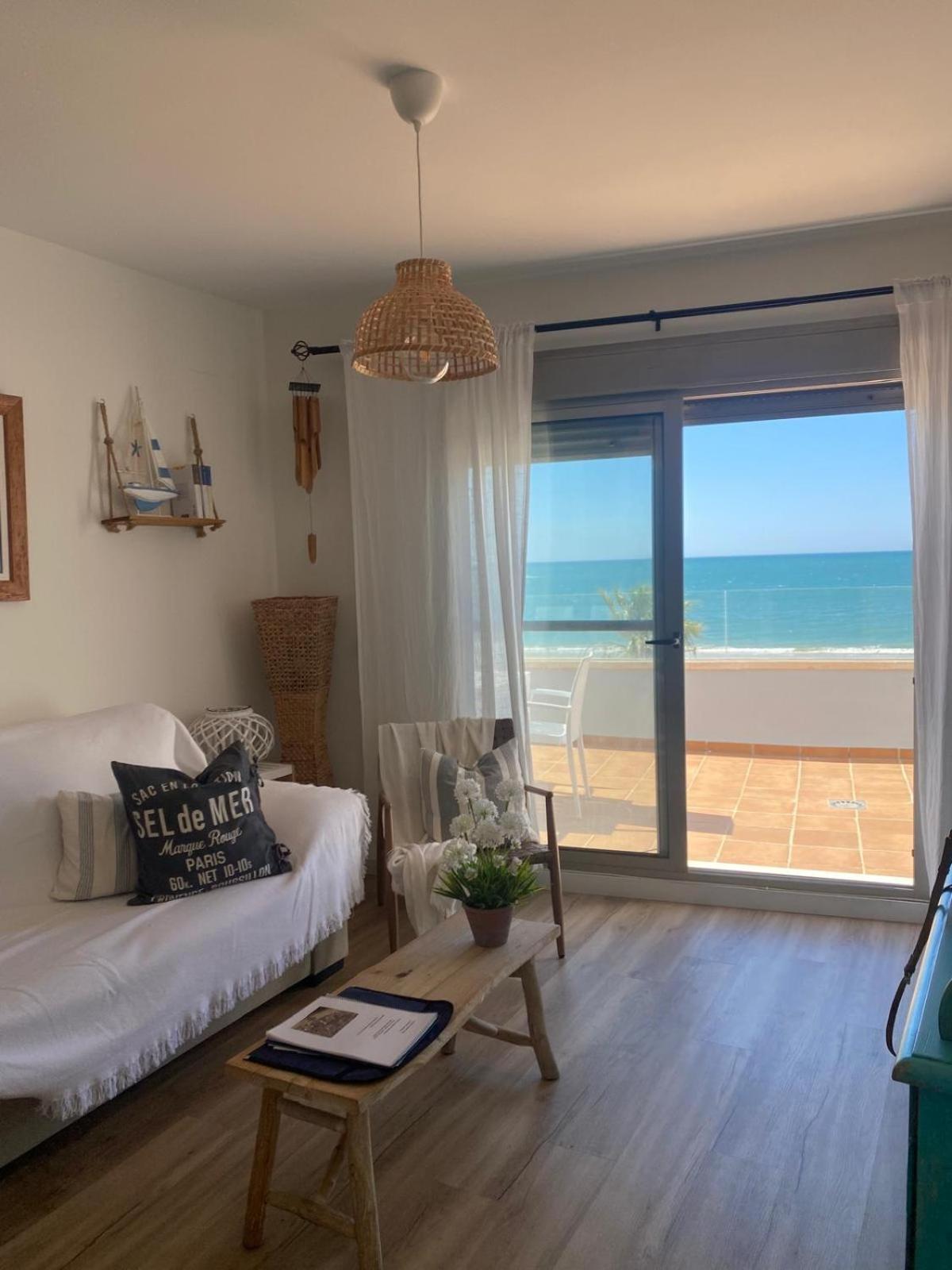דירות רוטה Atico Al Sol En Primera Linea De Playa מראה חיצוני תמונה
